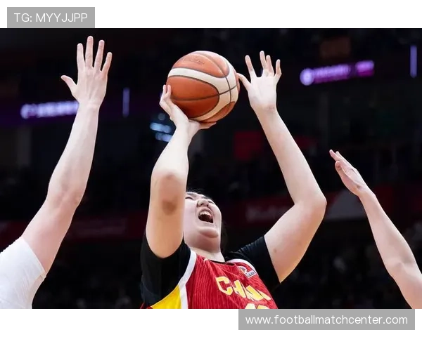 国际体育赛事激烈展开 球员表现引关注 多项纪录刷新引发热议