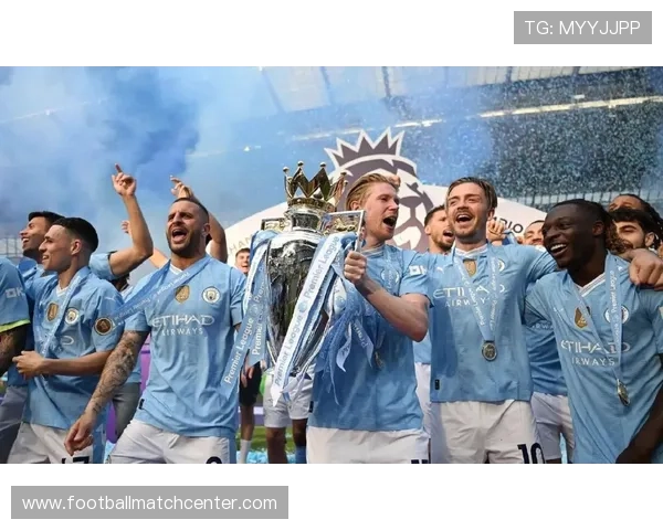 网坛劲爆最新动态：顶尖球星大赛表现引发球迷热议